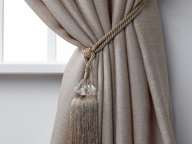Give your curtains the "WOW" factor